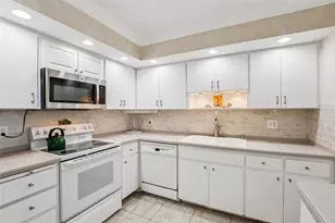 5108 Brittany Dr S, Saint Petersburg, FL 33715 - Photo 10