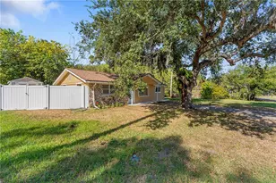 8623 Parkway Cir, Riverview, FL 33569 - Photo 2