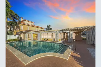 1135 81st Street S, Saint Petersburg, FL 33707 - Photo 2