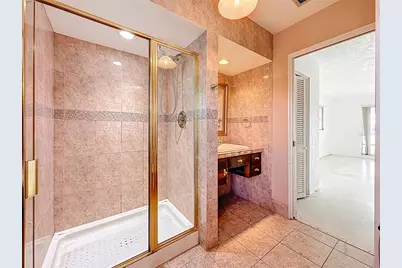 1135 81st Street S, Saint Petersburg, FL 33707 - Photo 20