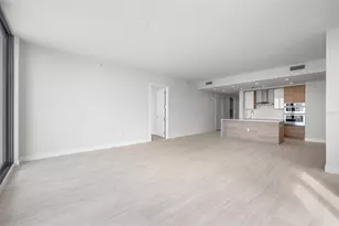 301 1st St S, Saint Petersburg, FL 33701 - Photo 12