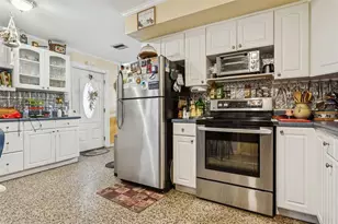 305 N Lauber Way, Tampa, FL 33609 - Photo 12