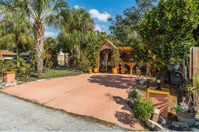 305 N Lauber Way, Tampa, FL 33609 - Photo 1