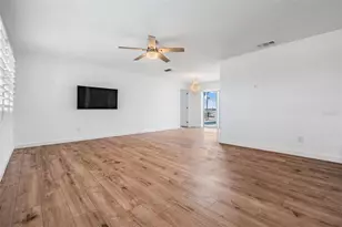 7092 S Shore Dr, Saint Petersburg, FL 33707 - Photo 36