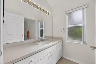 16604 Lake Heather Dr, Tampa, FL 33618 - Photo 46