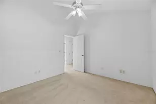 16604 Lake Heather Dr, Tampa, FL 33618 - Photo 44