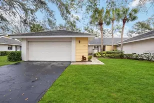 339 Pembroke Ln S, Venice, FL 34293 - Photo 1