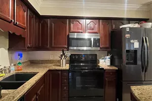 9481 Highland Oak Dr, Tampa, FL 33647 - Photo 4