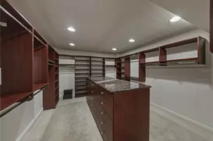 838 Monterey Blvd NE, Saint Petersburg, FL 33704 - Photo 48