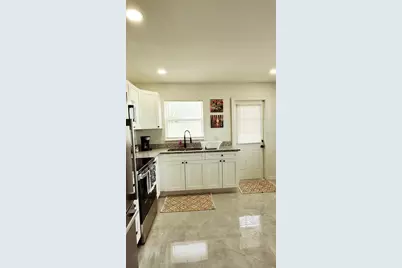 4219 Des Moines Street NE, Saint Petersburg, FL 33703 - Photo 10