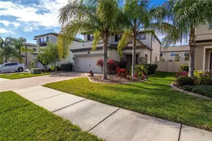 1977 Nature View Dr, Lutz, FL 33558 - Photo 2