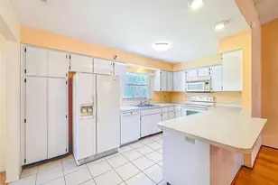 1637 Caledonia Dr, Palm Harbor, FL 34684 - Photo 14