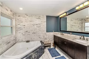 656 Soundview Dr, Palm Harbor, FL 34683 - Photo 10