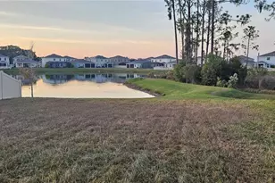 1220 Tahitian Sunrise Dr, Plant City, FL 33565 - Photo 2