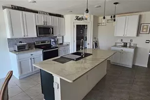 1220 Tahitian Sunrise Dr, Plant City, FL 33565 - Photo 8