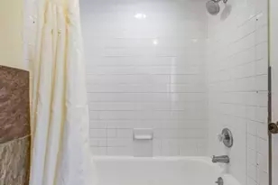 5155 Puritan Cir, Tampa, FL 33617 - Photo 22