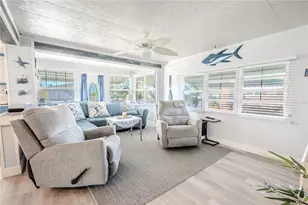 10343 Magnolia Ln, Largo, FL 33773 - Photo 16
