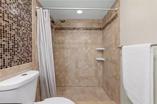 9481 Highland Oak Dr, Tampa, FL 33647 - Photo 14