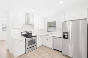 12801 Kellywood Cir, Hudson, FL 34669 - Photo 10