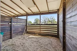 607 Butch Cassidy Trail, Wimauma, FL 33598 - Photo 38