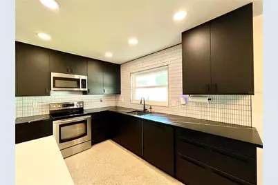 1945 68th Avenue S, Saint Petersburg, FL 33712 - Photo 14