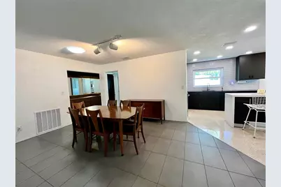 1945 68th Avenue S, Saint Petersburg, FL 33712 - Photo 10