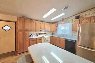 36615 Dina Dr, Zephyrhills, FL 33542 - Photo 14