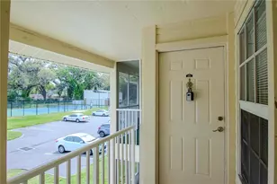 314 Lake Parsons Green, Brandon, FL 33511 - Photo 2