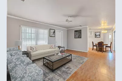 1899 66th Avenue N, Saint Petersburg, FL 33702 - Photo 10
