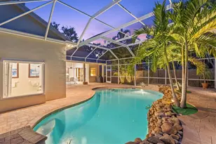 192 Sage Cir, Crystal Beach, FL 34681 - Photo 10