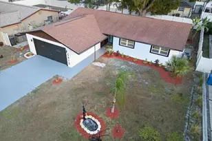 5819 Tampa Shores Blvd, Tampa, FL 33615 - Photo 2