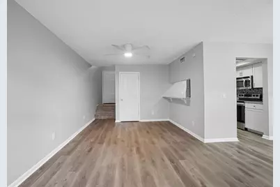 1310 Mountain View Drive #105, Tampa, FL 33612 - Photo 14