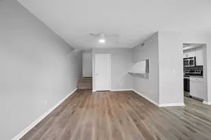 1310 Mountain View Dr, Tampa, FL 33612 - Photo 14