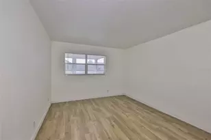 1811 Bedford Ln, Sun City Center, FL 33573 - Photo 10