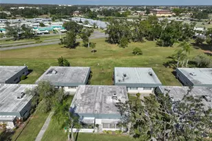 1811 Bedford Ln, Sun City Center, FL 33573 - Photo 20