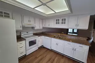 6550 Teak Ct, Zephyrhills, FL 33542 - Photo 6