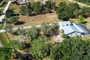 403 Indian Meadow Ct, Wimauma, FL 33598 - Photo 10