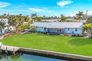 607 Emerald Ln, Holmes Beach, FL 34217 - Photo 34