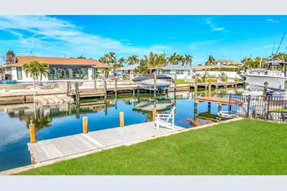 607 Emerald Lane, Holmes Beach, FL 34217 - Photo 38