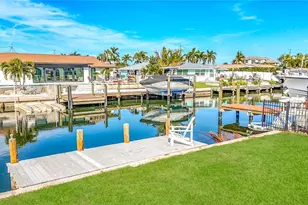 607 Emerald Ln, Holmes Beach, FL 34217 - Photo 38
