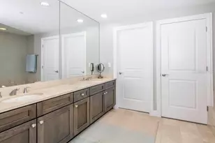 450 Knights Run Ave, Tampa, FL 33602 - Photo 14