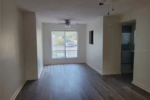 10485 Carrollbrook Cir, Tampa, FL 33618 - Photo 12