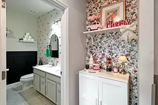 6617 Pebblebrooke Wy, Zephyrhills, FL 33541 - Photo 8