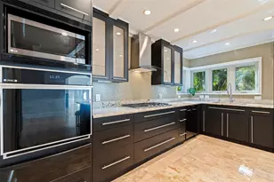 808 Brightwaters Blvd NE, Saint Petersburg, FL 33704 - Photo 14
