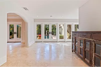808 Brightwaters Boulevard NE, Saint Petersburg, FL 33704 - Photo 18