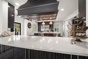 320 Park St S, Saint Petersburg, FL 33707 - Photo 34
