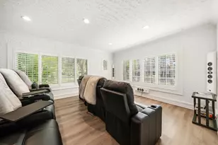 320 Park St S, Saint Petersburg, FL 33707 - Photo 42