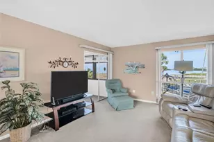 656 Windrush Bay Dr, Tarpon Springs, FL 34689 - Photo 8