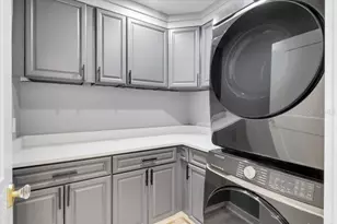 13495 Oval Dr E, Largo, FL 33774 - Photo 14