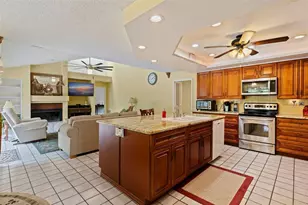 450 Waterford Cir E, Tarpon Springs, FL 34688 - Photo 8